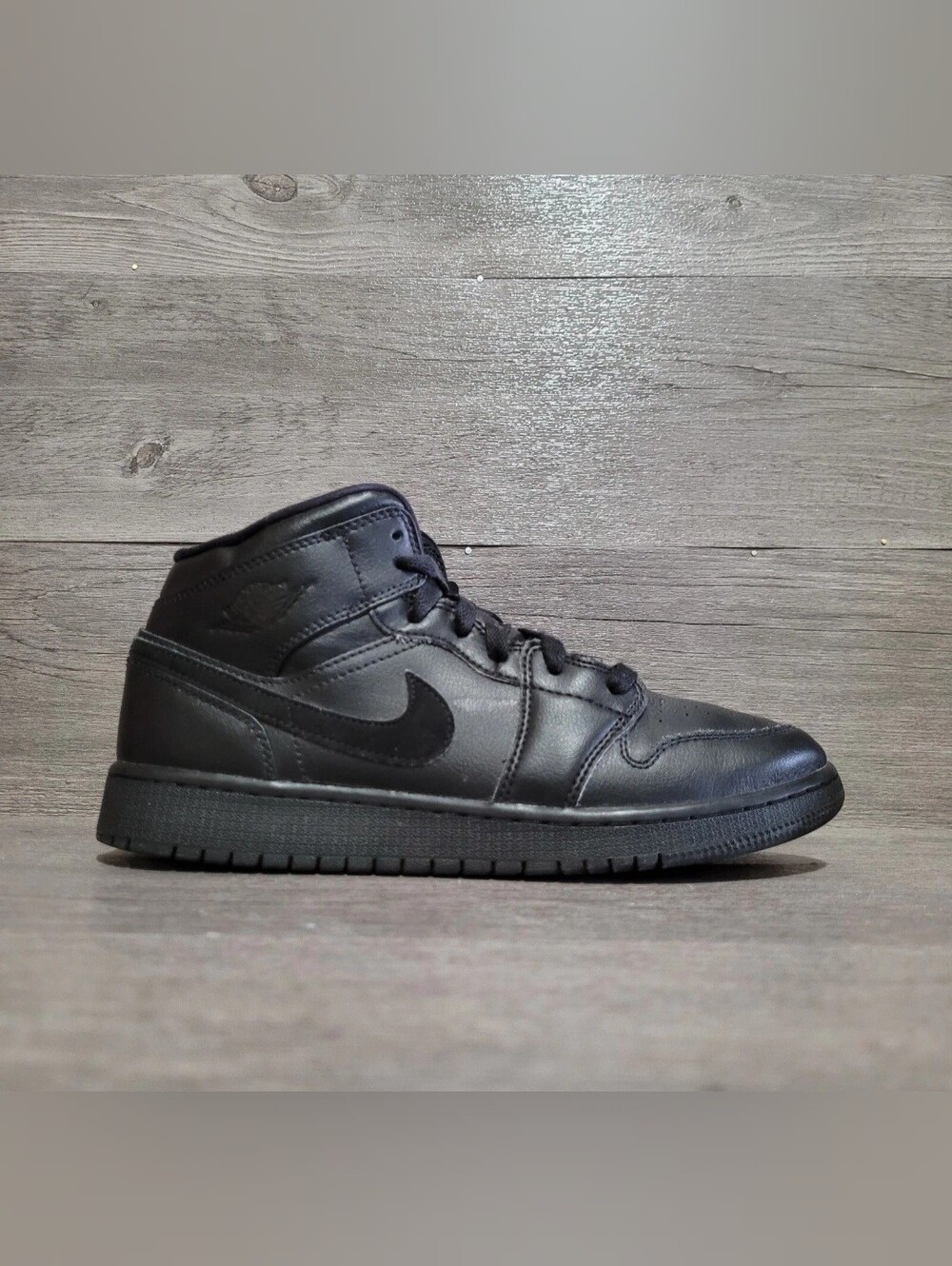 Air Jordan 1 Mid Deep Black 554725-090 Size 7y Shoes Youth